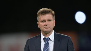 Dusan "Pep" Uhrin! Antrenorul lui Dinamo s-a inspirat de la cei mai buni din lume și i-a adus pe "câini" în lupta pentru play-off: "Sunt fanul lor"