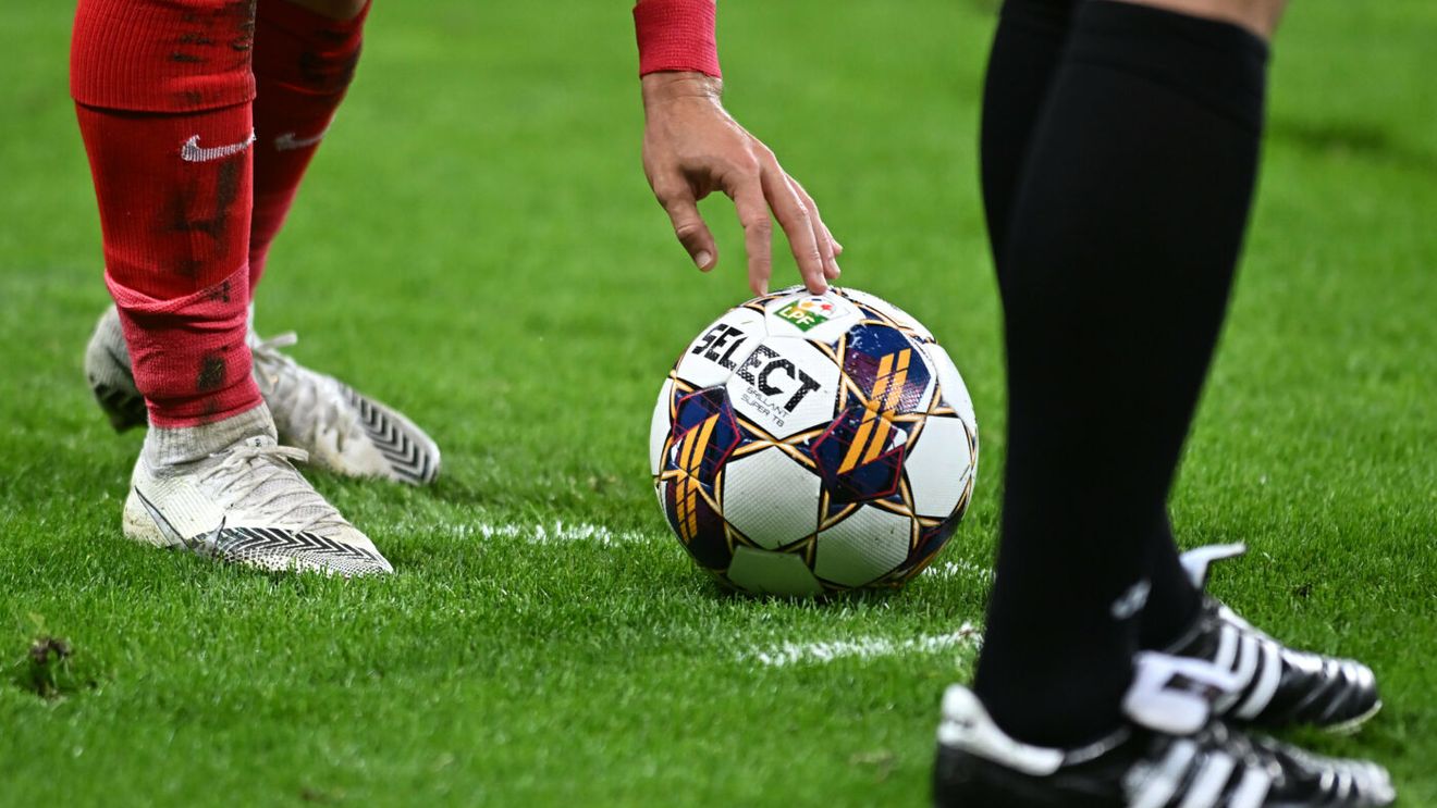 Două sectoare ale stadionului, închise pentru derby-ul din Superliga: au apărut infiltrații în structura de beton! Ce se întâmplă cu abonații