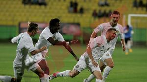 Greu la deal cu rapidiștii mici! Vaslui - Rapid 2-1. Antal, omul meciului