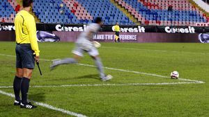 Premieră în Liga I: din retur vom avea brigăzi cu arbitri adiționali la meciurile de campionat! Sandu: "UEFA suportă costul"