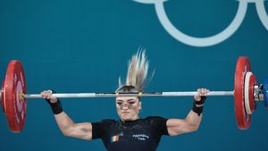 Coaliție anti-București, contra granzilor Steaua, Dinamo și Rapid, pentru campioana olimpică la haltere Mihaela Cambei! „Mai mulți sportivi valoroși ne-au fost suflați de sub nas. Trebuie să ne unim forțele”. SPECIAL