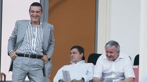 Porumboiu: "Lui Gigi i s-a tăiat macaroana!** În curând va vorbi doar despre magazioner"