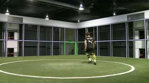 VIDEO Borussia hi-tech!** Campioana Germaniei a dezvăluit unul dintre secretele succesului: un ROBOT îi învață fotbal pe elevii lui <i class='ep-highlight'>Klopp</i>