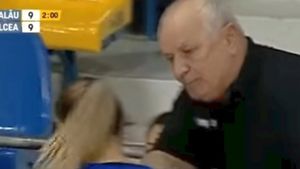 Gheorghe Tadici, un nou derapaj! Antrenorul și-a bruscat o jucătoare în timpul meciului. Colegele au fost șocate