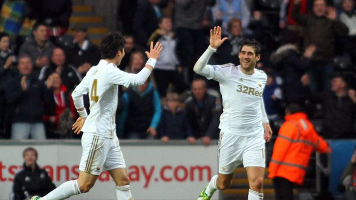 Cântecul lebedei pe Stamford Bridge!** Swansea a învins Chelsea cu 2-0 în semifinalele Cupei Ligii