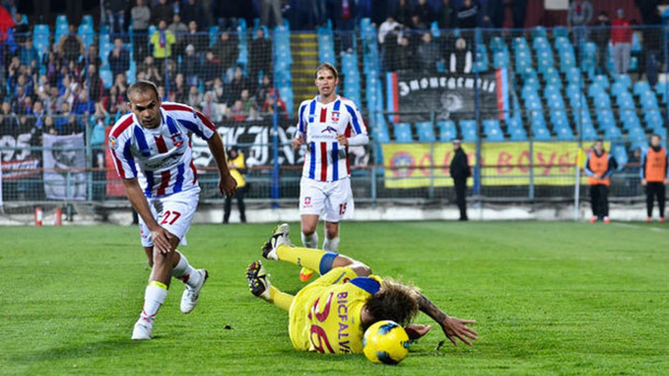 Reghecampf nu crede în varianta Pena:** "De ce să îl luăm, când îl avem pe Rocha?"