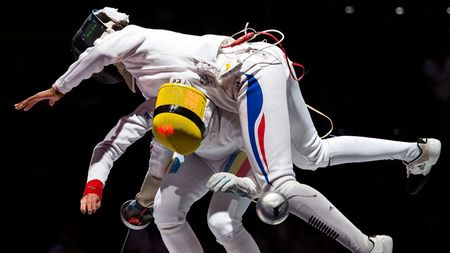 România atacă proba de floretă la Europene cu spadasine de 18 ani 