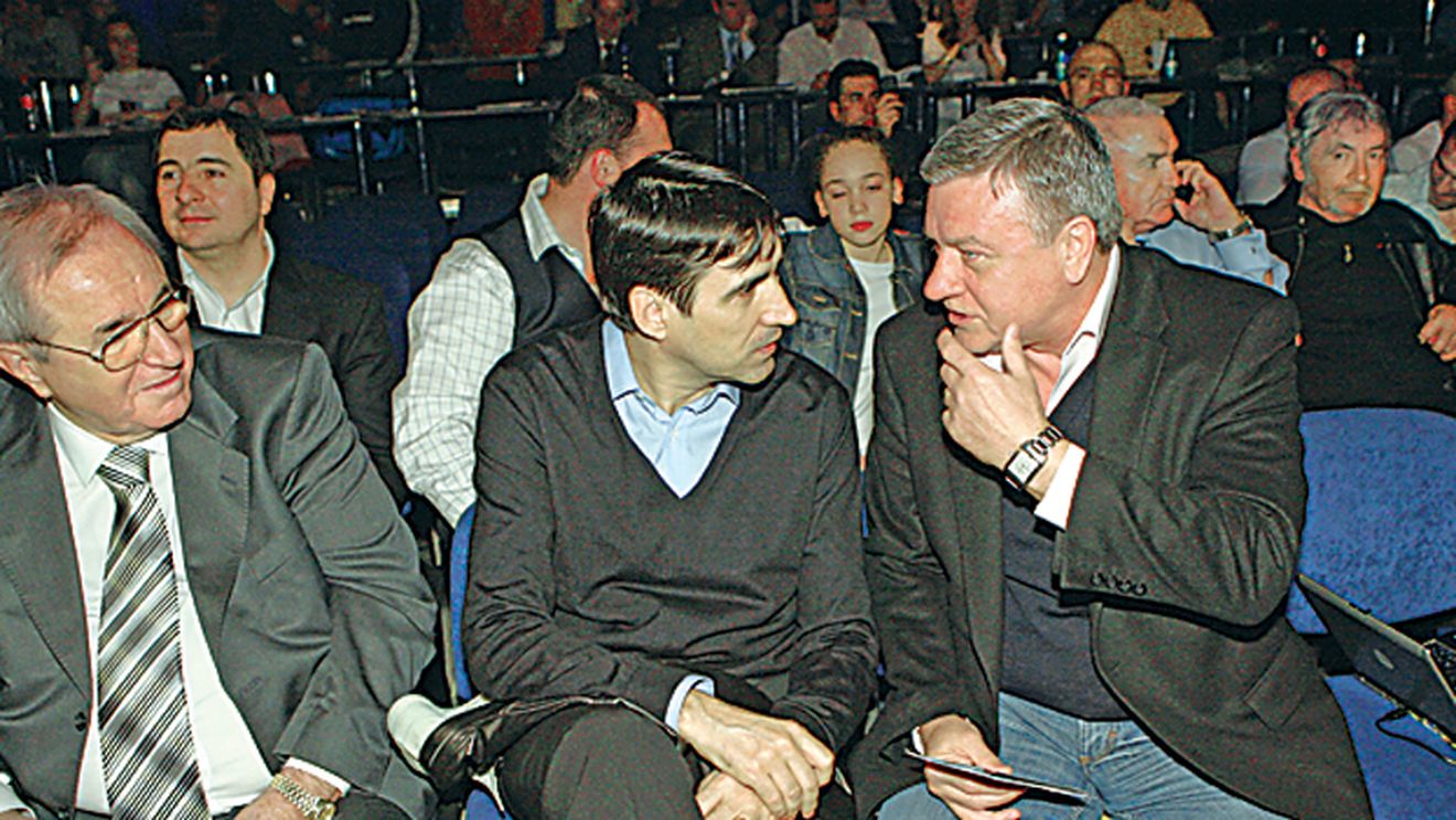 Oameni de fotbal la Polivalentă