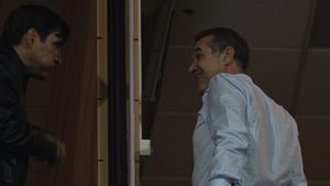 Poli fuge după Piți