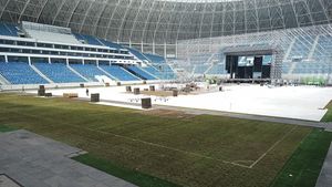 Gazonul de pe „Ion Oblemenco”, distrus complet după festivalul Intencity. Când ar putea găzdui arena din Bănie din nou meciuri de fotbal | GALERIE FOTO