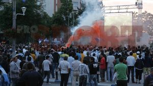 Fanii** și ecranele...