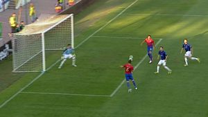 FOTO A fost sau nu offside la primul gol al Stelei marcat de Adi Rocha? 