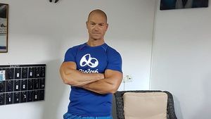 Începe procesul tatălui vitreg al fostei gimnaste Cătălina Ponor, după ce ar fi bătut doi polițiști locali