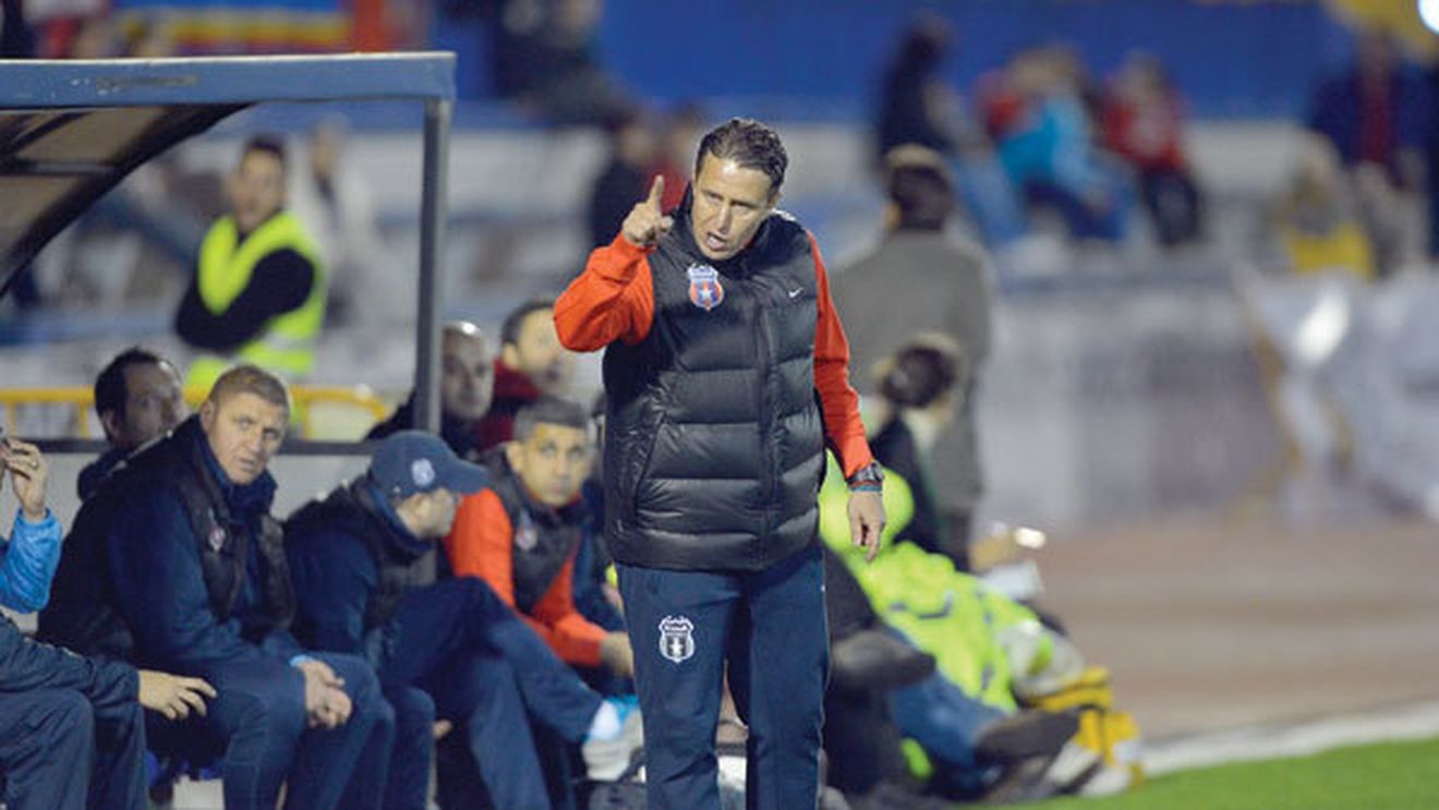 Petrescu e gata să parieze pe Steaua:** "Va arăta foarte bine cu Ajax!" Pe ce se bazează "SuperDan"