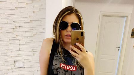 Soția unui jucător de la Academica Clinceni a răbufnit în online: „Patronii de la TV sunt doar niște gherțoi. Gura mică, totul e fake la voi!” | GALERIE FOTO