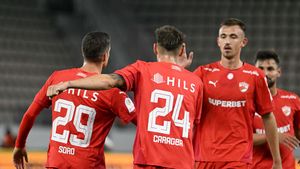 CS Dinamo - FC Dinamo 1-3, în Cupa României. Echipa lui Kopic se impune lejer în „meciul frăției”, însă îl pierde pe Sivis!