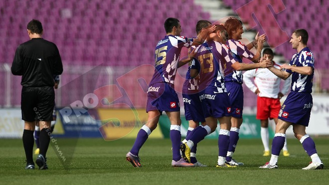FOTO** Victorie în amical pentru Poli: Timișoara - Național Sebiș 2-0
