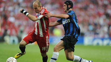 "Sunt o duzină de echipe care ar vrea să-l transfere pe Chivu!** Nu am discutat nimic cu Bayern, e prematur!