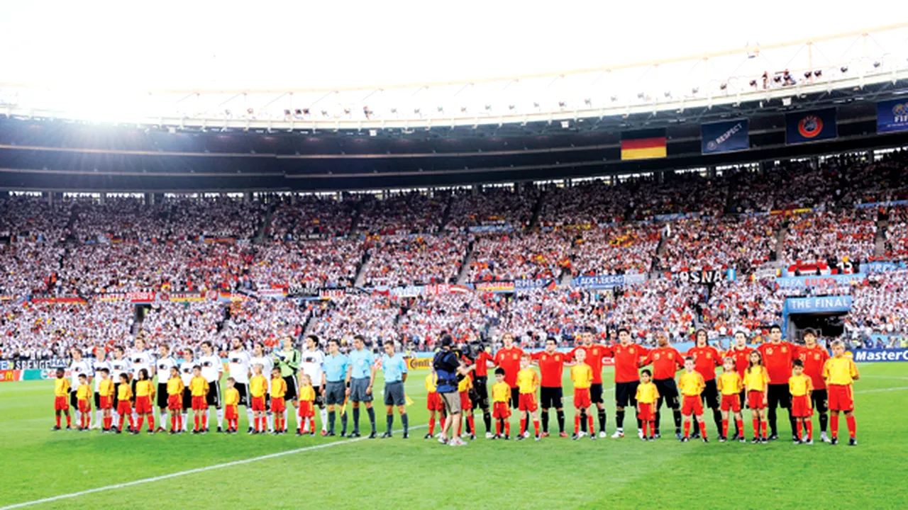 Vor fi și români pe teren la finala Euro 2012