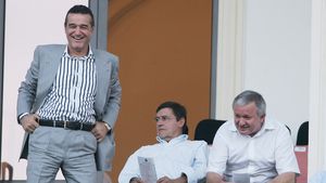 Becali dezvăluie din secretele Vasluiului:** "Să nu mai zică Șumi că e mare, că tot mică e!" Cum i-a DICTAT Porumboiu schimbările din lojă și ce îi pregătea