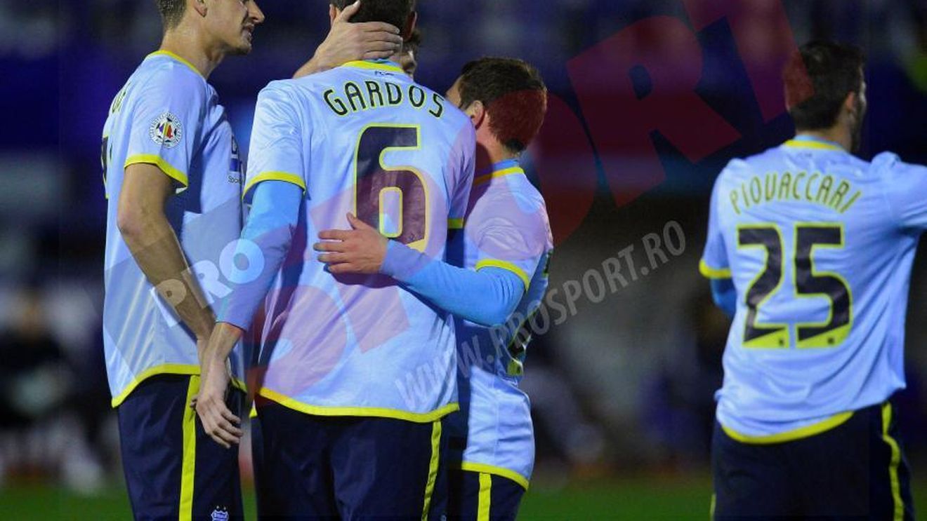 Rocada lui Reghe: campioana a obținut prima victorie din acest an, datorită unei alegeri tactice surprinzătoare: Steaua - Kielce 3-1 