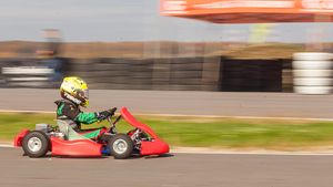 Premieră mondială la București: karturile electrice vor ocupa centrul orașului pentru o competiție unică