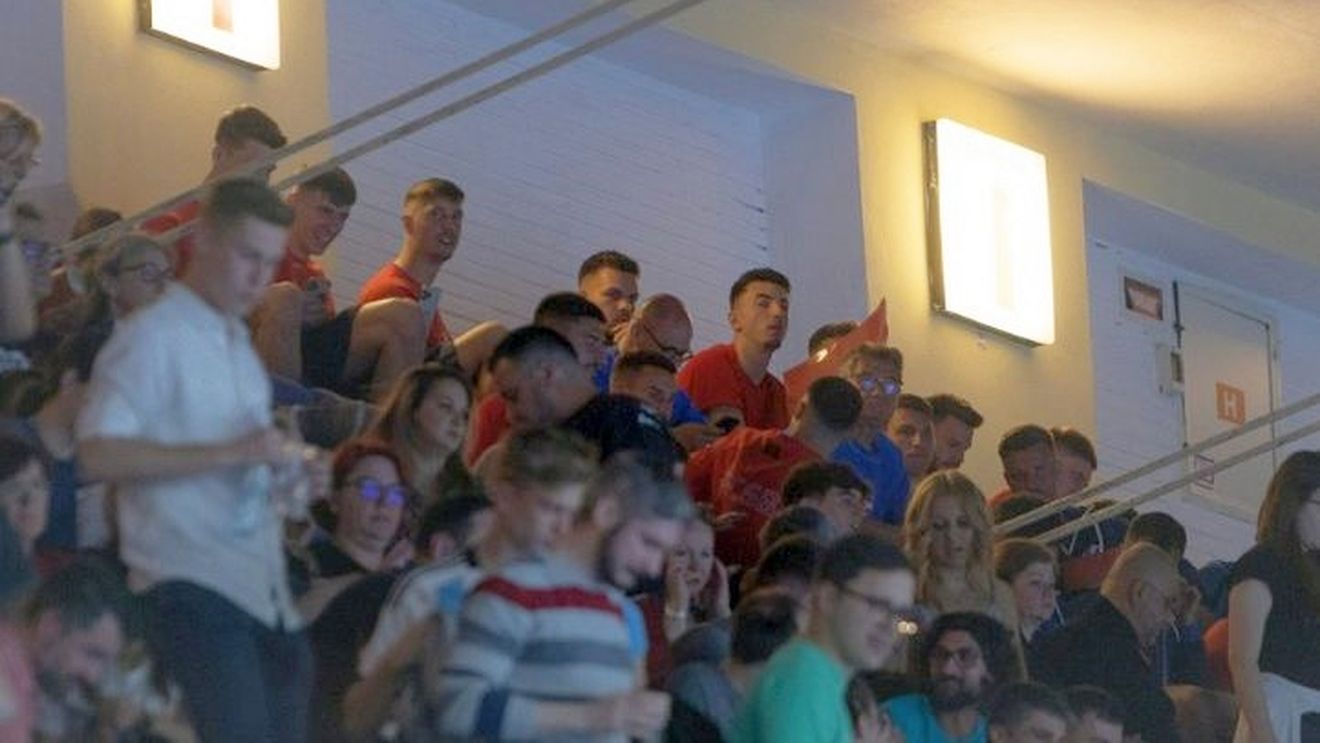 Jucătorii de la FCSB au sărbătorit într-un mod inedit ziua de 7 mai! Unde au fost surprinși înaintea meciului cu Sepsi | FOTO