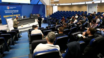 Câte șase cluburi din Liga 2 și Liga 3 au reprezentant în a treia ediția a cursului de director sportiv organizat de FRF