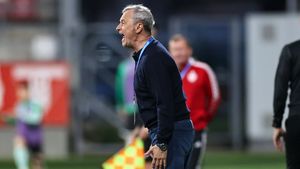 I-a ajuns! Mircea Rednic a rupt tăcerea după ce a fost dat afară și umilit: a rostit numele legendei care l-a „lucrat” la Standard!