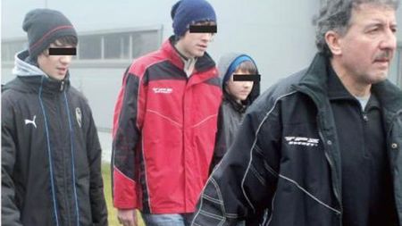 Ce trei hocheiști maghiari din naționala "under 16",** amendați pentru hărțuirea coechipierului român, de Ziua Națională