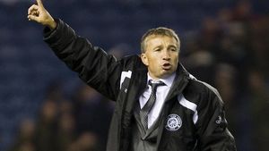 Ce șanse are Petrescu** să antreneze în Premier League