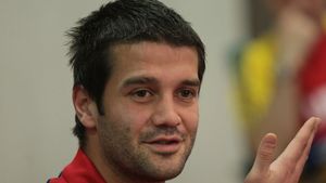 El îi calcă pe urme lui Chivu la Inter! "L-am cunoscut. E un băiat care are posibilitatea să crească într-un club mare. Sper să-l pot ajuta, să-l pregătesc pentru ceea ce urmează!"