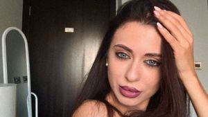 Cât de frumoasă e românca Nicoleta, care a fost pe scenă la înmânarea Cupei Mondiale!