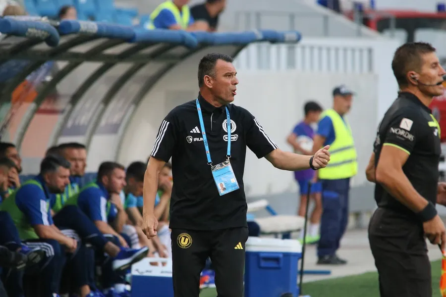 Toni Petrea, parțial nemulțumit și după show-ul din FC U Craiova - U Cluj 3-4: „Avem multe lucruri de rezolvat, nu avem voie să primim atâtea goluri”