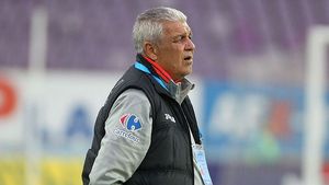 Florin Marin, la borna 67. A antrenat 14 echipe de prim eșalon de-a lungul carierei. "Am trei vicii: fotbalul, fumatul și familia" | EXCLUSIV