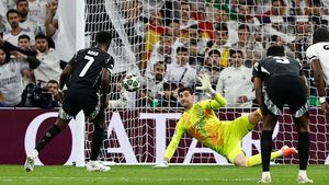 Nebunie la Madrid! Saka a ratat un penalty, după ce a încercat să-i dea scăriță lui Courtois