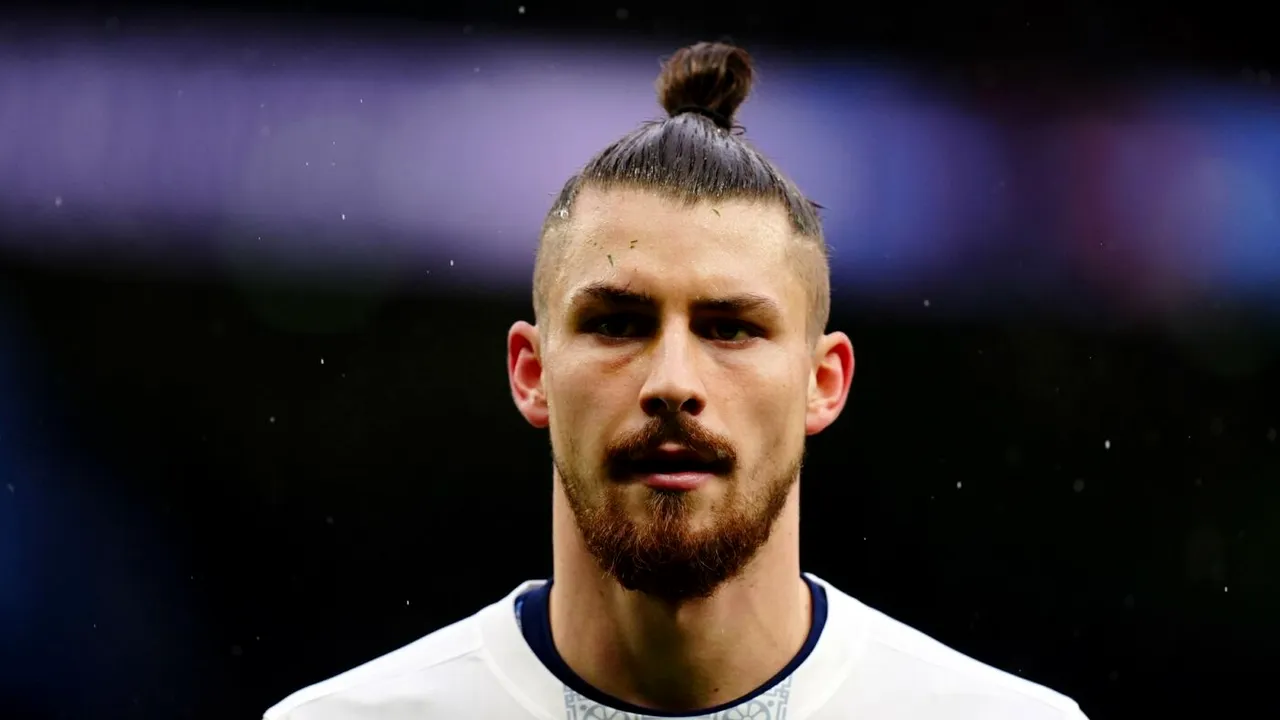 Radu Drăguşin, scos definitiv din schemă de Tottenham. Aduce un înlocuitor de 70.000.000 de euro, din Bundesliga