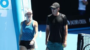 În sfârșit Simona Halep a recunoscut ceea ce toată lumea bănuia! Ce i-a făcut Darren Cahill sportivei: „Acum vorbesc cu oricine!"