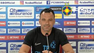 Toni Petrea, optimist înaintea meciului cu Astra: „Suntem 100% apți pentru începerea noului sezon!” + Ce spune despre derby-ul cu Dinamo | VIDEO