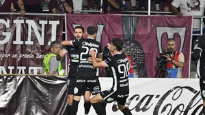 Decizia luată de șefii lui Hermannstadt după victoria de senzație cu Rapid! Câți bani iau jucătorii lui Marius Măldărășanu. EXCLUSIV