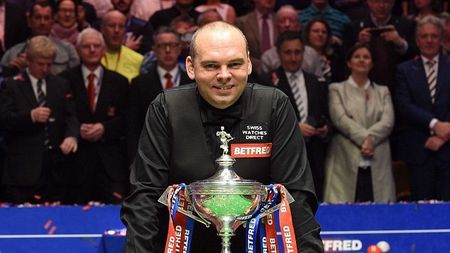 "La 16 ani, prietenii mi-au spus să mă las de snooker, că nu mă pricep. Acum am câștigat titlul mondial". Portretul nefardat al lui Stuart Bingham. Cine e al treilea cel mai vârstnic campion mondial la snooker