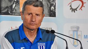 "Suntem echipa care se bate la podium!" Mulțescu, gata pentru meciul cu Steaua: "Am căutat să-i motivez pe băieți prin discuții"