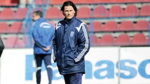 Napoli îndeamnă la calm