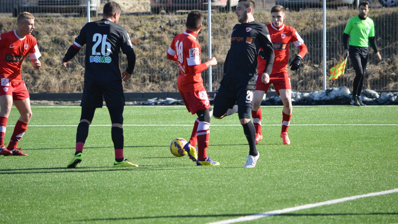 Dinamo suferă în continuare în defensivă: "Vom mai transfera un fundaș central"