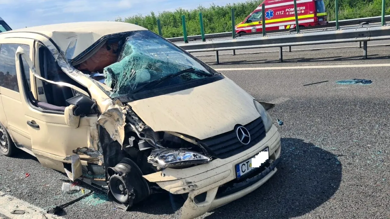 Meci amânat în România, după ce microbuzul echipei a făcut un accident groaznic pe autostrada A2. Mai mulți jucători au fost transportați la spital