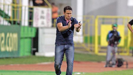 E poreclit "Villas-Boas" și a fost olimpic la matemetică! Moșteanu, interimarul Vasluiului: "Le-am cerut să fie demni!" 