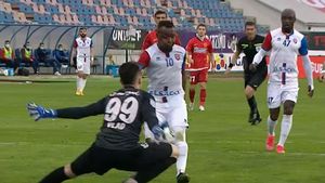 Hervin Ogenda, ce bijuterie! Fostul jucător al celor de la PSG a umilit apărarea FCSB și l-a ridiculizat pe Andrei Vlad FOTO & VIDEO