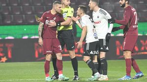CFR Cluj - Universitatea Cluj Live Stream Online, de la ora 22:00, în etapa a 4-a a Superligii. Dan Petrescu vrea victorie în Derby-ul Clujului