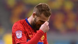 Scandalul cu FCSB îi dă mari bătăi de cap lui Bogdan Planic! Fundașul sârb a ratat, în ultimul moment, un transfer, din cauza problemelor pe care le are cu Gigi Becali