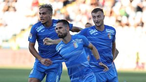 Motivul pentru care Daniel Florea a privit din tribună meciul FCSB - Chindia. Cel mai experimentat jucător al echipei din Târgoviște acuză serioase probleme medicale